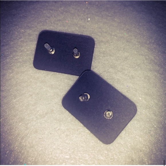 New Handmade Red & Black Crystal Sterling Silver Stud Earrings (2 Pairs) - Picture 11 of 11